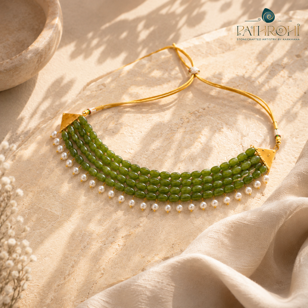 Emerald Royale Pearl Choker – view 6 | Pathrohi